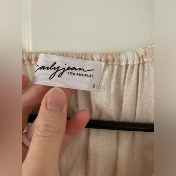 Carly Jean Los Angeles Blush Pink Floral Top - Picture 3 of 6